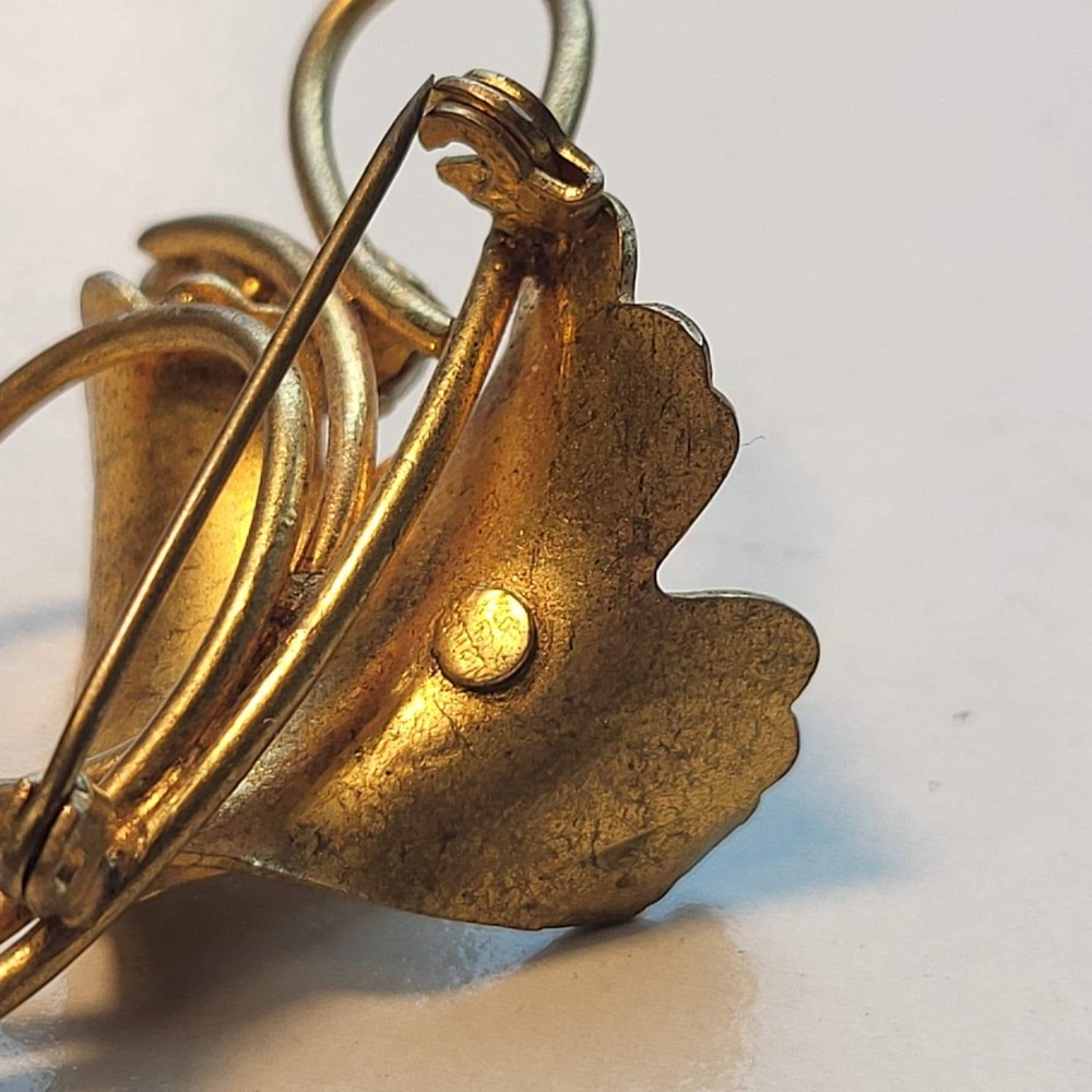 Vintage BSK Gold Tone Ginkgo Leaf Brooch OS Gold Purple Rhinestone MCM Pin - Picture 3 of 5